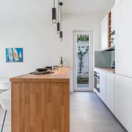Bamboo 3* Makarska