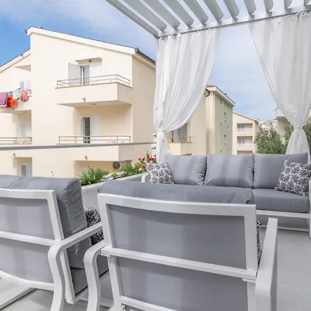 Bamboo 3* Makarska